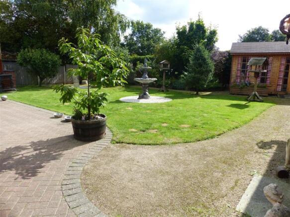 REAR GARDEN 2.JPG