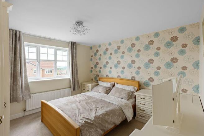 4 bed Detached for sale Image 11