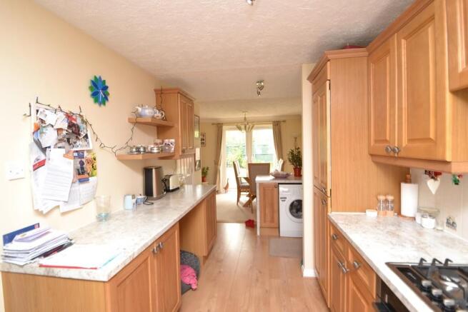 kitchen / breakfast 