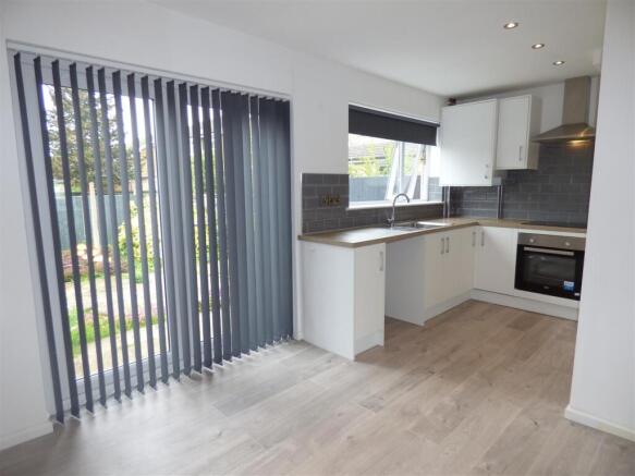 50 Austen Avenue dining kitchen.JPG
