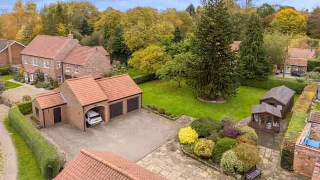 4 bed Detached for sale Image 10