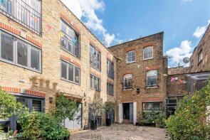 7b, Warren Mews, London W1T 6AR