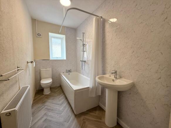 3 bed Terraced to rent Image 7