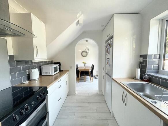 KITCHEN/DINING ROOM