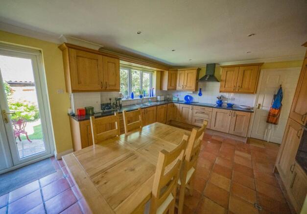 Kitchen Dining: