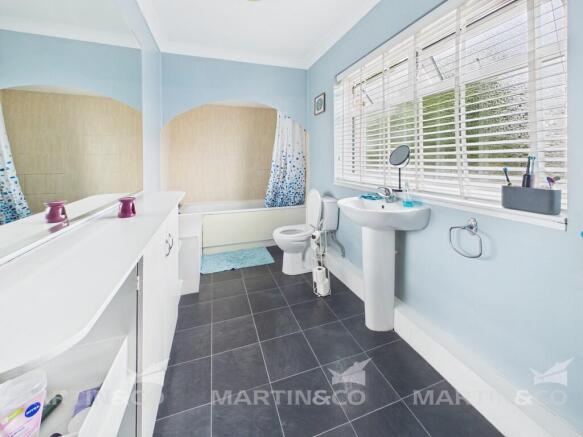 2 bed Terraced for sale Image 12