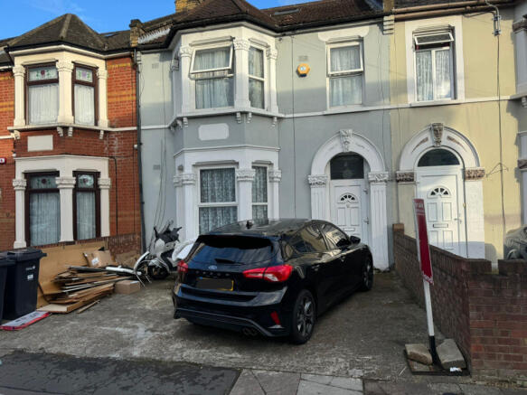 4-Bedroom Terraced House To Let on Bengal Road, I
