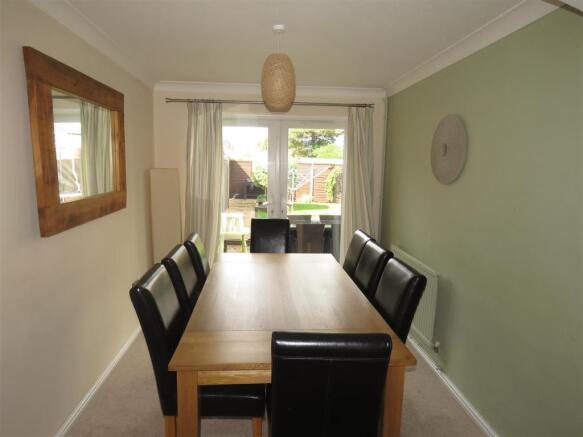 Dining Area.JPG