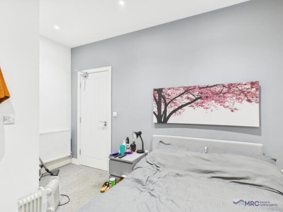 1 bed House Share to rent Image 8