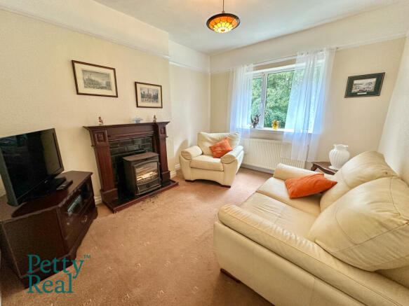 2 bed Semi-Detached Bungalow for sale Image 4