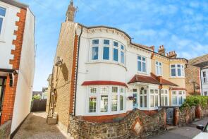 16b, St George's Park Avenue, Westcliff-on-sea SS0 9UF