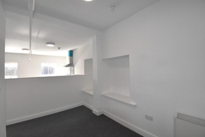 Studio to rent Image 5