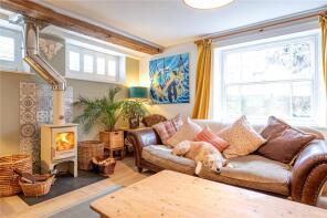 2, The Broadway, Lambourn, Hungerford RG17 8XY