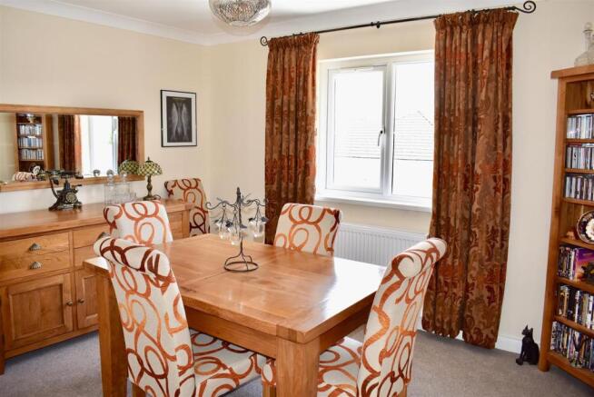 Dining Room/Bedroom 3