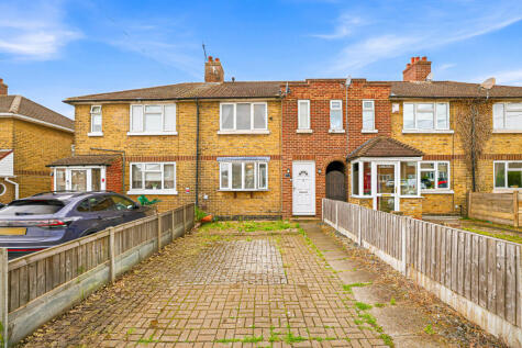 Hall Avenue, Aveley, RM15