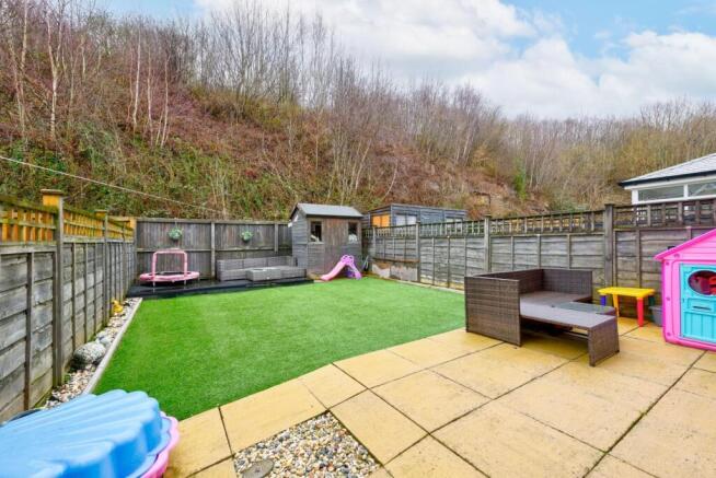 9, Samuel Fox Avenue, Fox Valley, Sheffield photo 4