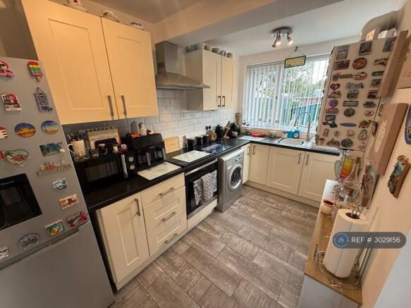 2 bed Semi-Detached to rent Image 5