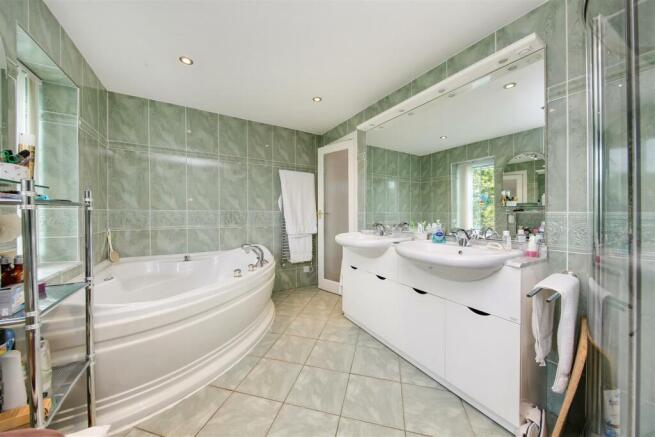 Ensuite2.jpg
