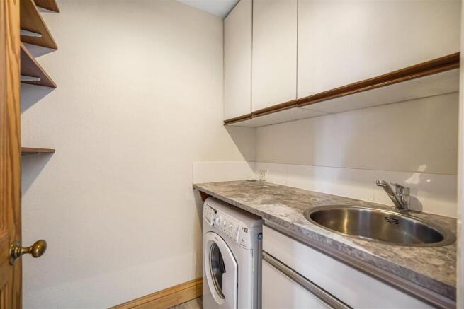 3 bed Semi-Detached for sale Image 10