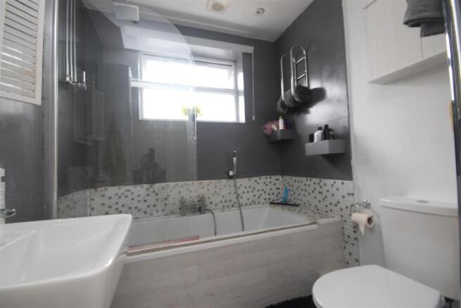 Bathroom.JPG