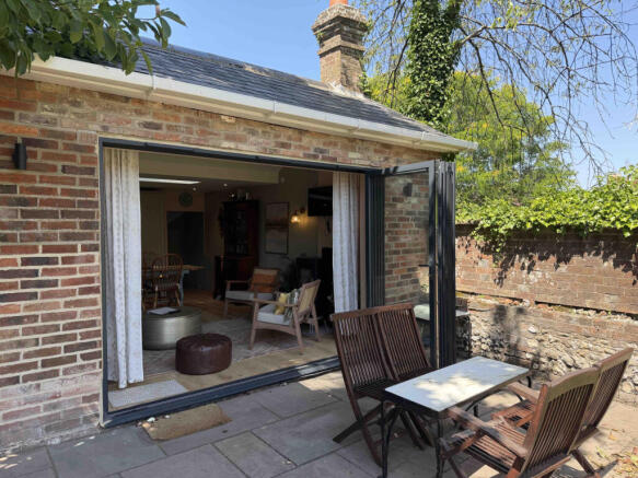 3 Bed bungalow, Durweston