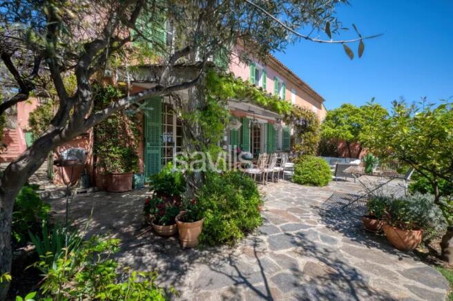 Property With Sea View In Saint-Tropez