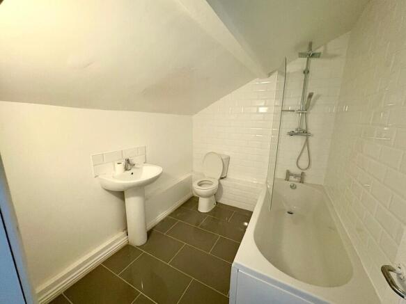 2 bed Apartment to rent Image 7