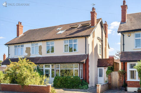 Hawthorn Road, Sutton
