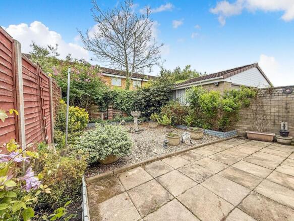 2 bed Semi-Detached Bungalow for sale Image 9