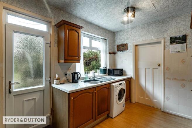 3 bed Semi-Detached for sale Image 12