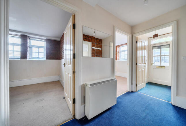 1439664-12-69e108...