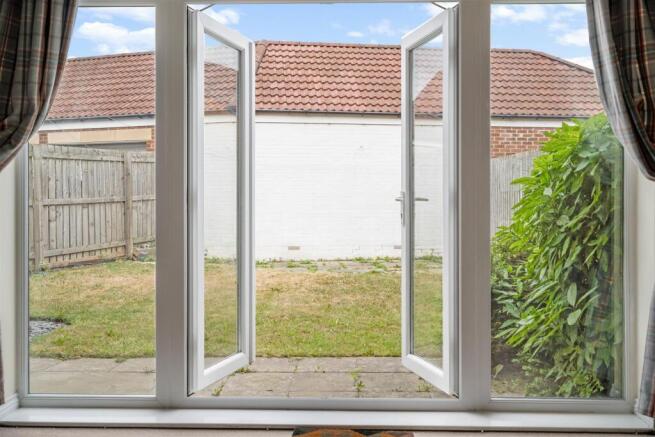 3 bed Semi-Detached for sale Image 8
