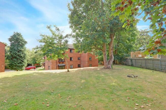 14-1627JHPropWpen - 40 Ashurst Close - 40-medium.j