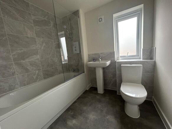2 bed Semi-Detached to rent Image 7