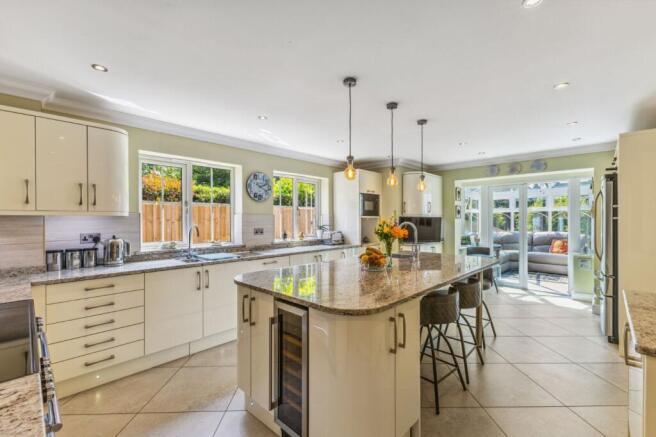 The Ridge, Cold Ash, Berkshire, RG18 photo 4