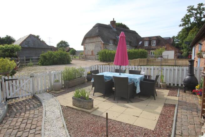 FRONT GARDEN