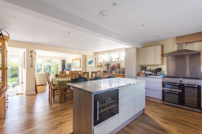 Kitchen/Dining Area