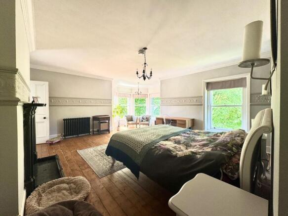 44 Green Lane Principal Bedroom.jpg
