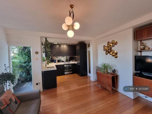 Open Plan Lounge / Kitchen