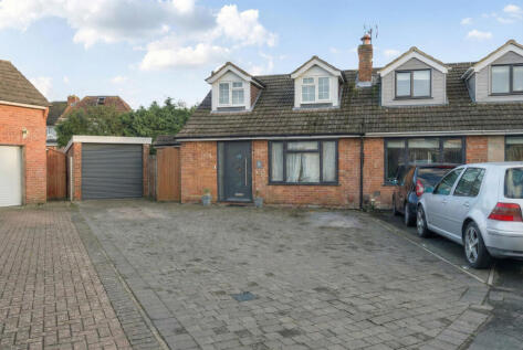 Pearce Close, Cookham, SL6