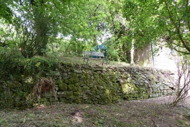 Natural stone walls