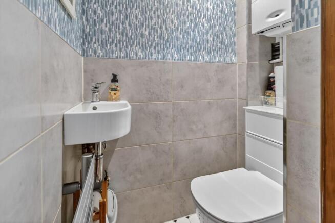 3 bed Terraced for sale Image 5