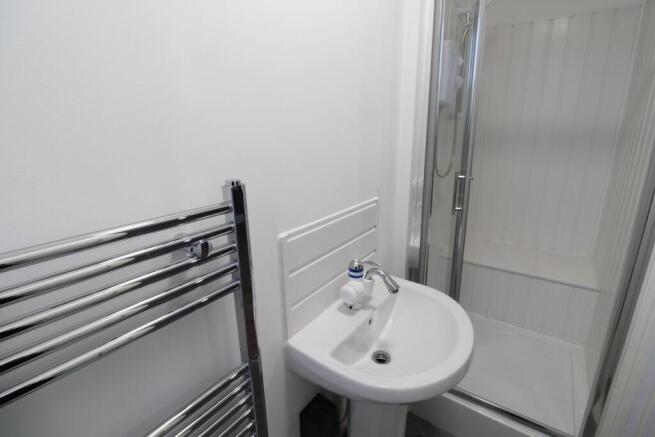 1 bed Apartment to rent Image 6