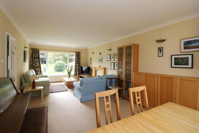 Lounge Dining Room.JPG