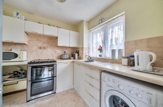 1365128-6-68ed1d8...