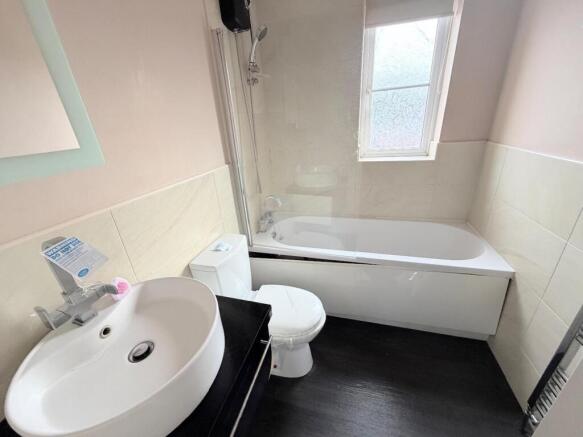 3 bed House for sale Image 10