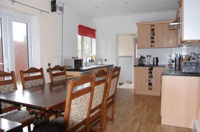 Kitchen/Dining Room