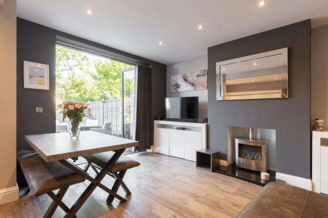 5 bed Semi-Detached for sale Image 8