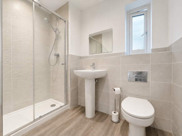 4 bed Detached to rent Image 10