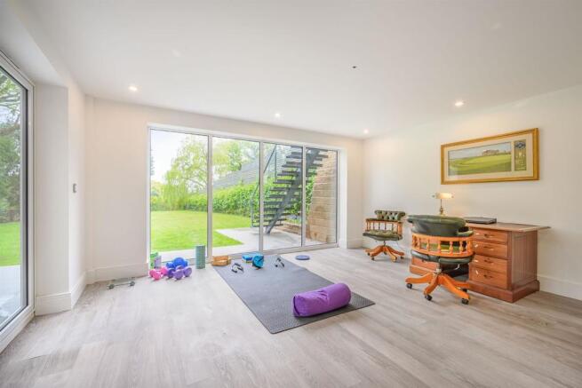 8502843-interior26.jpg